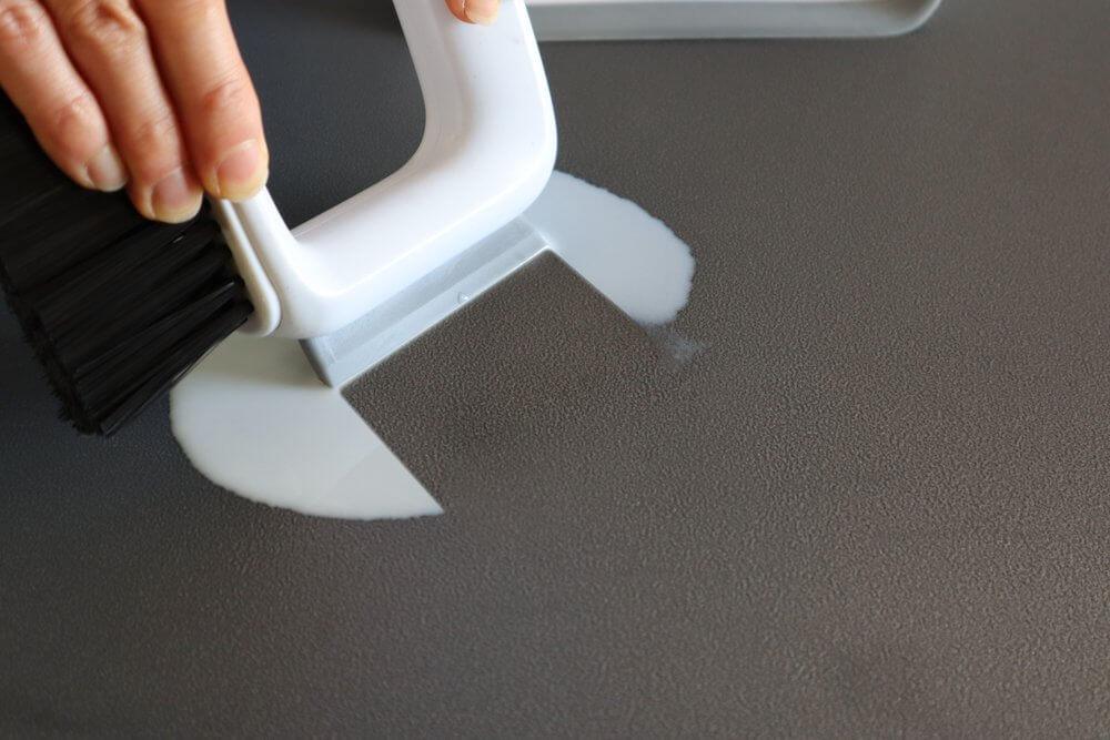 Kitchen Benchtop Dustpan &amp; Brush White - KITCHEN - Bench - Soko and Co