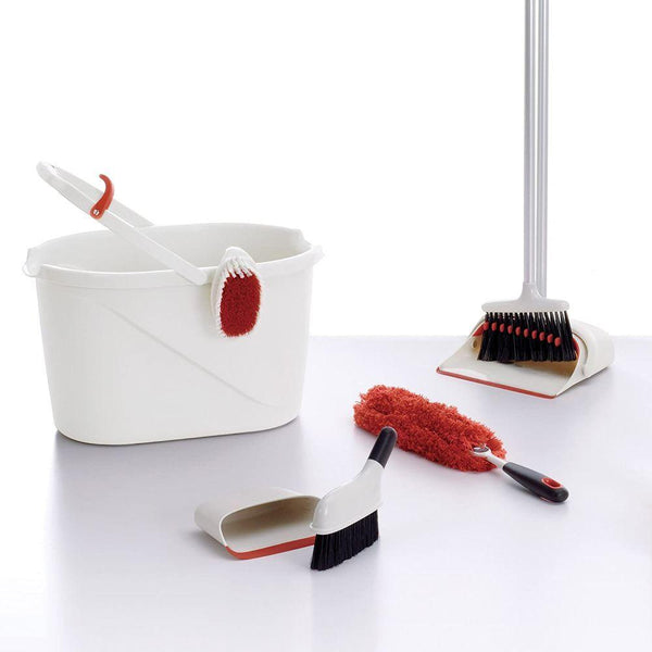 OXO Microfibre Hand Duster Red
